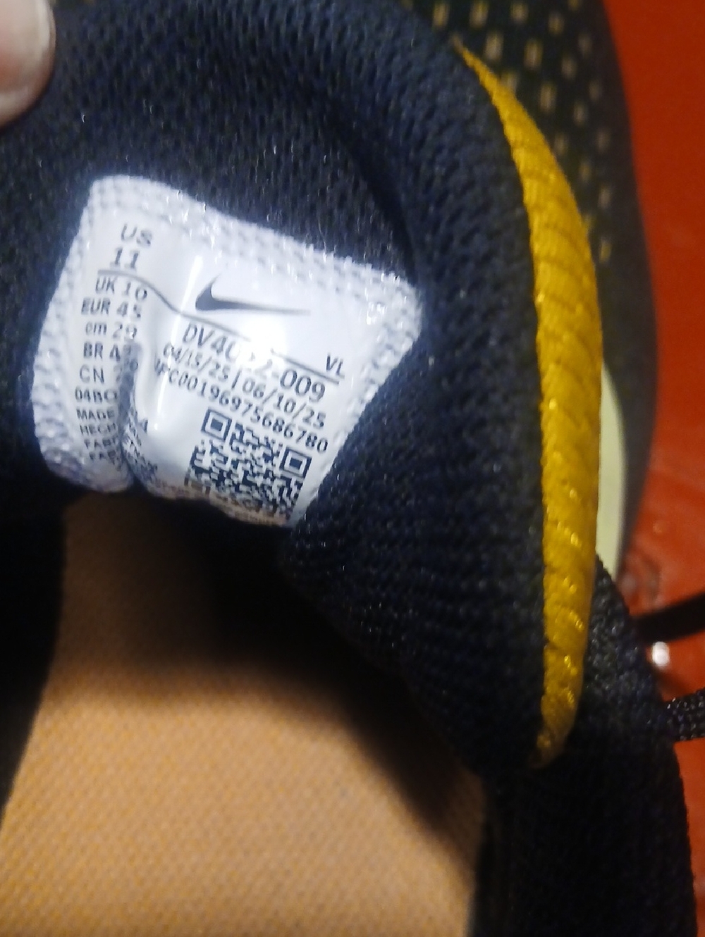Mens Size 11  Nike Winflo 10 Running Shoes - Picture 8 of 8